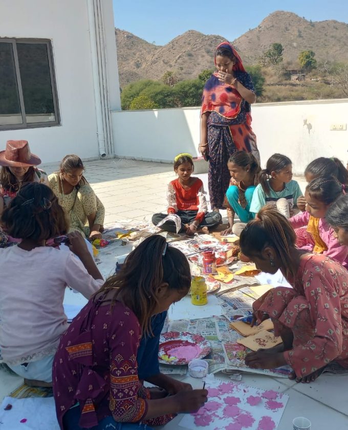 maevecollins-gurellagirls2