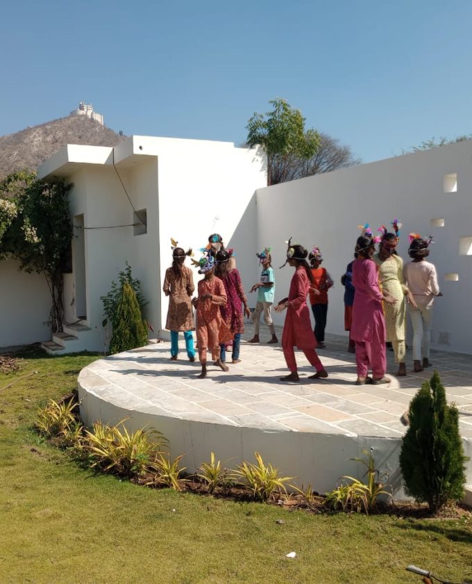 maevecollins-gurellagirls3